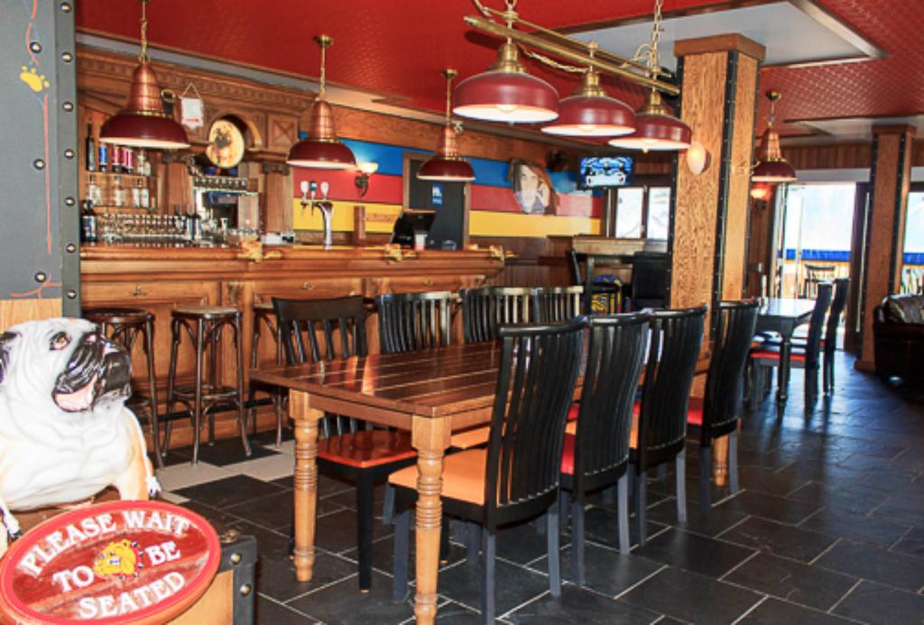 The Bulldog Hotel Silver Star Bagian luar foto