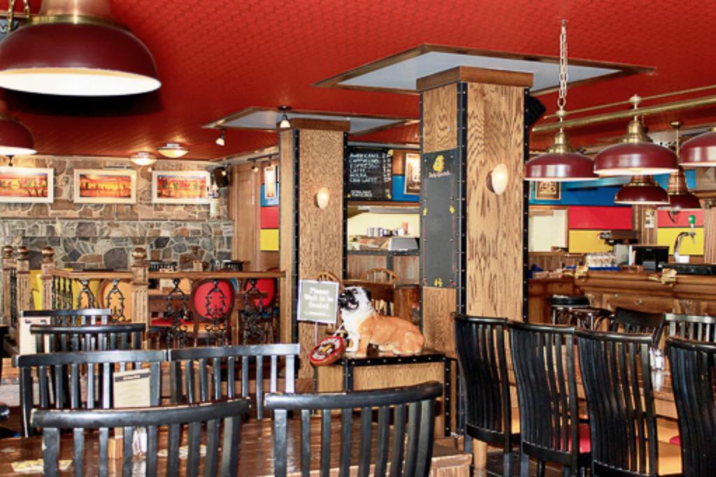 The Bulldog Hotel Silver Star Bagian luar foto