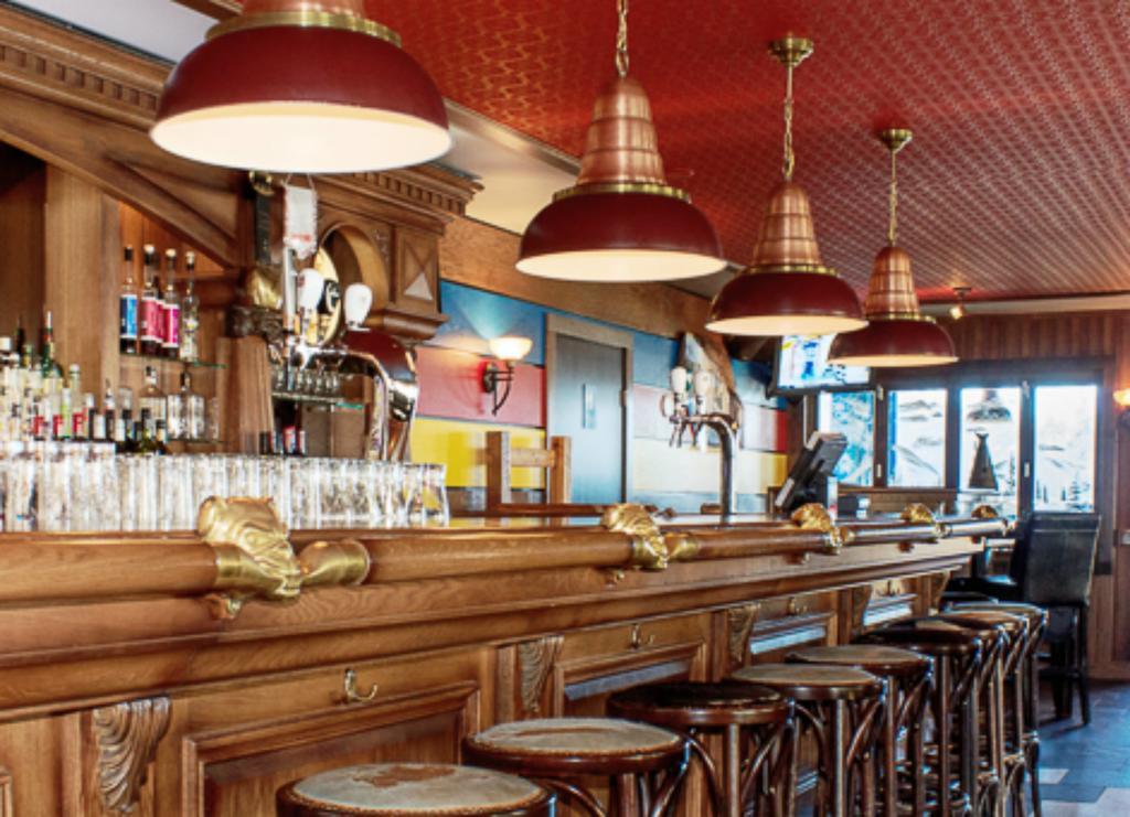 The Bulldog Hotel Silver Star Bagian luar foto