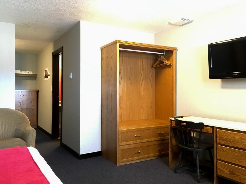 The Bulldog Hotel Silver Star Bagian luar foto
