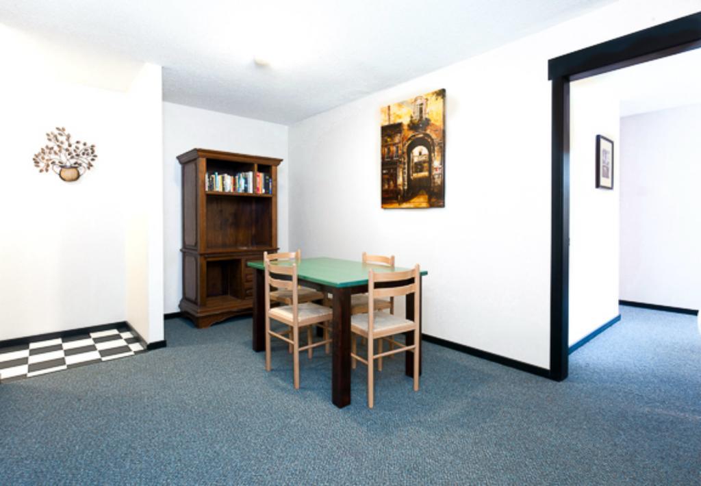 The Bulldog Hotel Silver Star Bagian luar foto