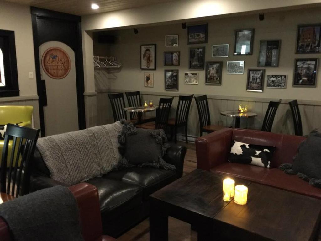 The Bulldog Hotel Silver Star Bagian luar foto