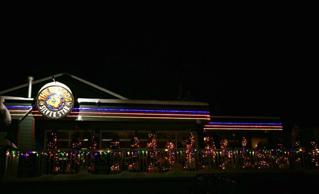 The Bulldog Hotel Silver Star Bagian luar foto