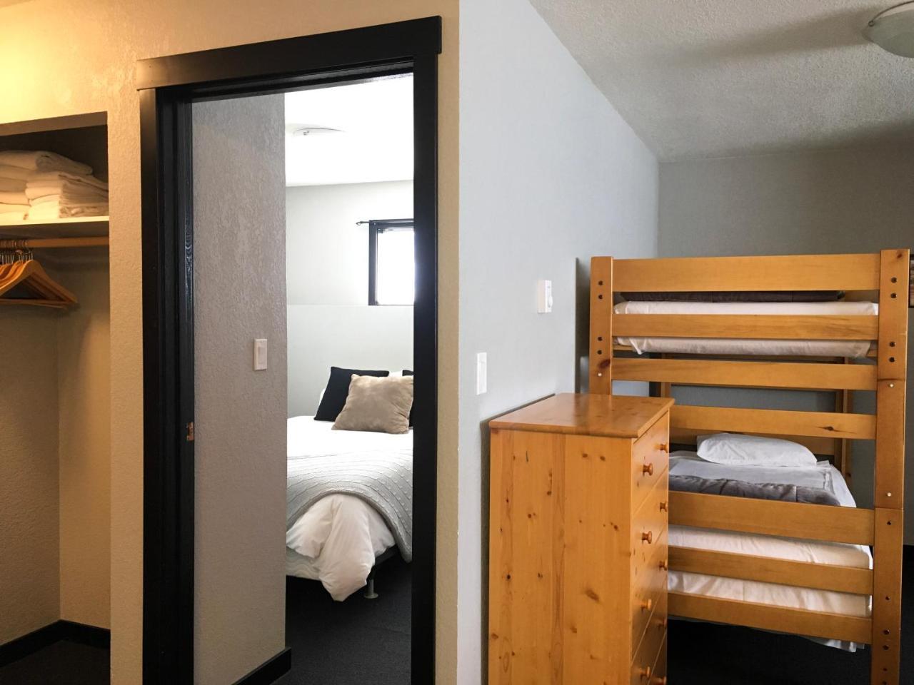 The Bulldog Hotel Silver Star Bagian luar foto
