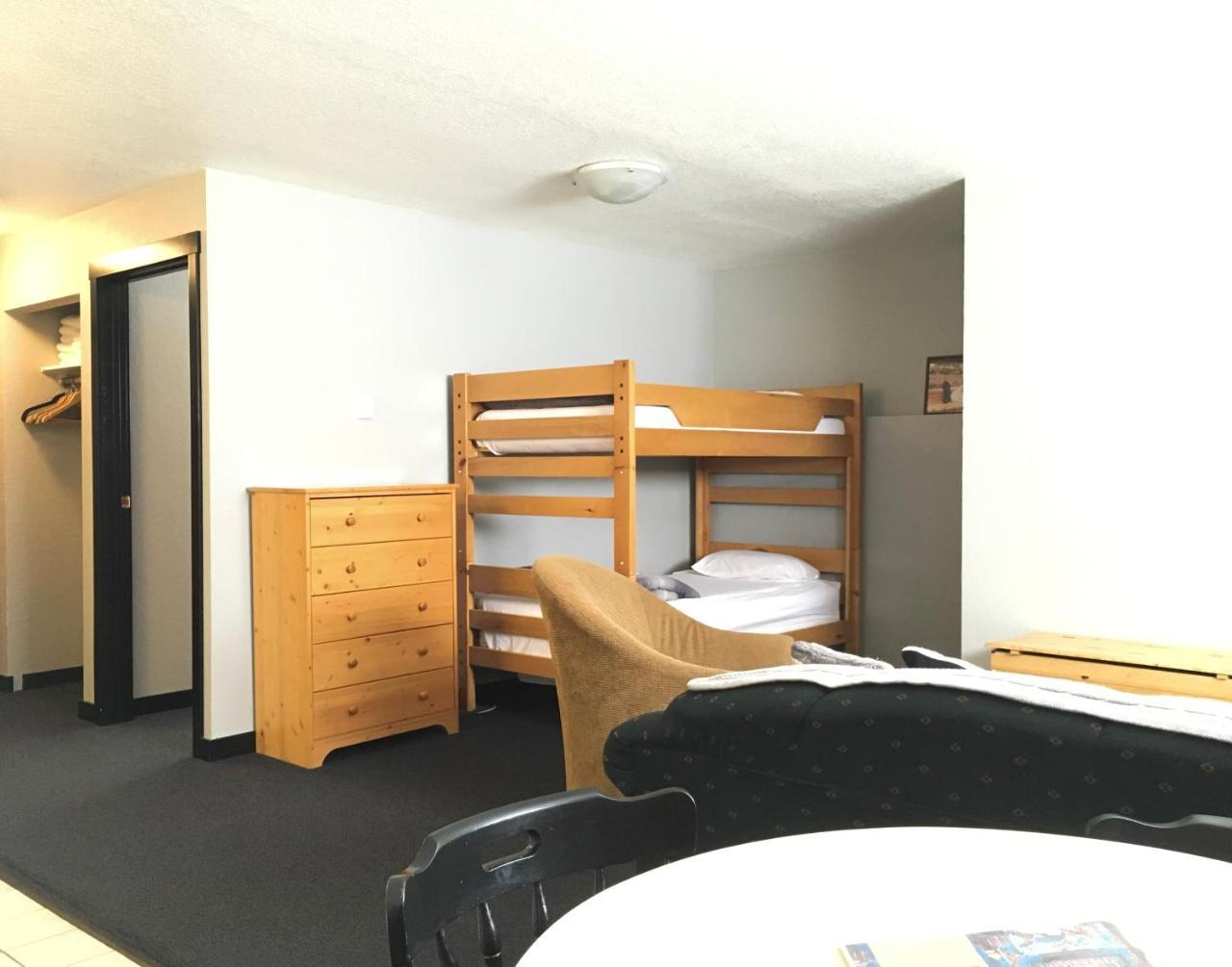 The Bulldog Hotel Silver Star Bagian luar foto